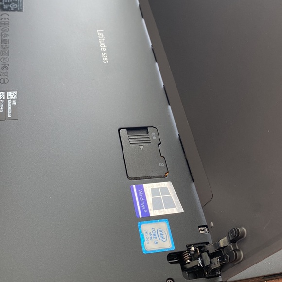 Dell latitude,12.3 screen size,Windows 11,Touchscreen,256GB,Wifi-cellular - Picture 7 of 9